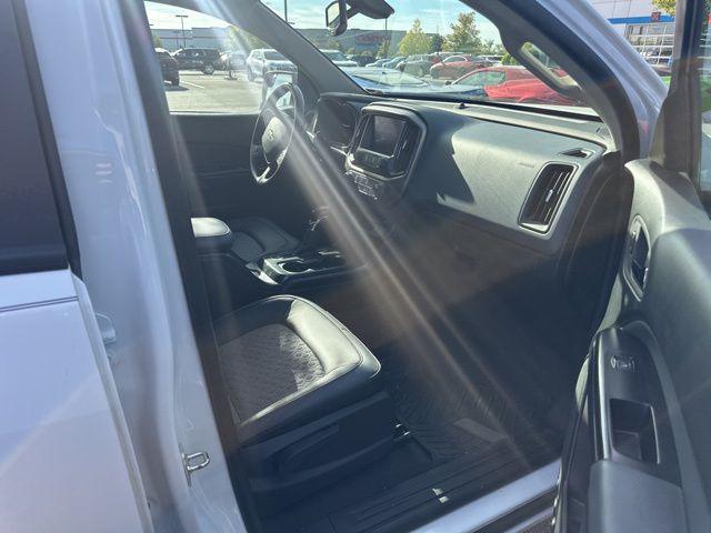 Photo of 2022 Summit White Chevrolet Colorado