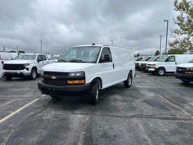 Photo of 2025 Summit White Chevrolet Express 2500