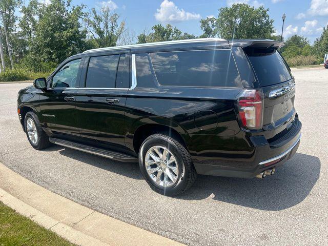 Photo of 2024 Black Chevrolet Suburban