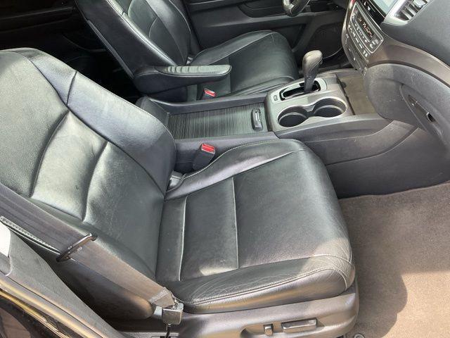 Photo of 2016 Crystal Black Pearl Honda Pilot