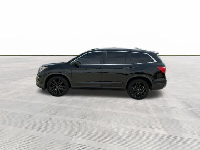 Photo of 2016 Crystal Black Pearl Honda Pilot