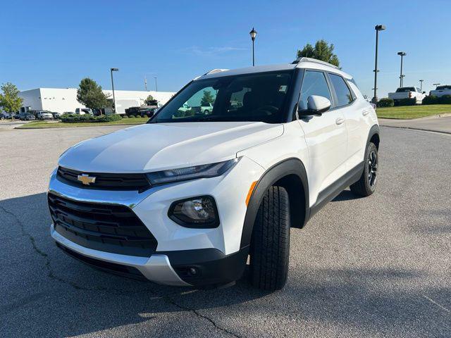 Photo of 2023 Summit White Chevrolet Trailblazer