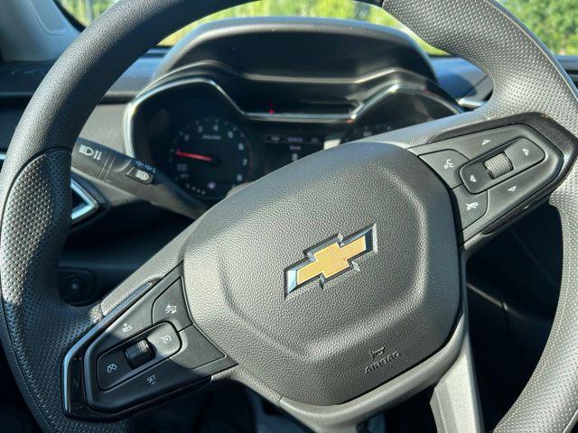 Photo of 2023 Summit White Chevrolet Trailblazer