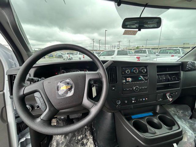 Photo of 2025 Summit White Chevrolet Express 2500