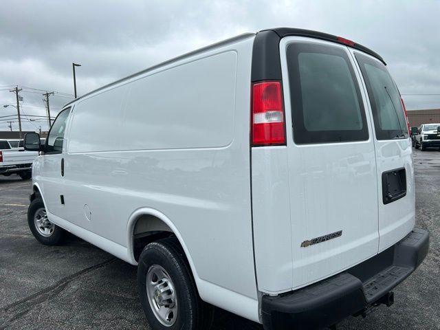 Photo of 2025 Summit White Chevrolet Express 2500