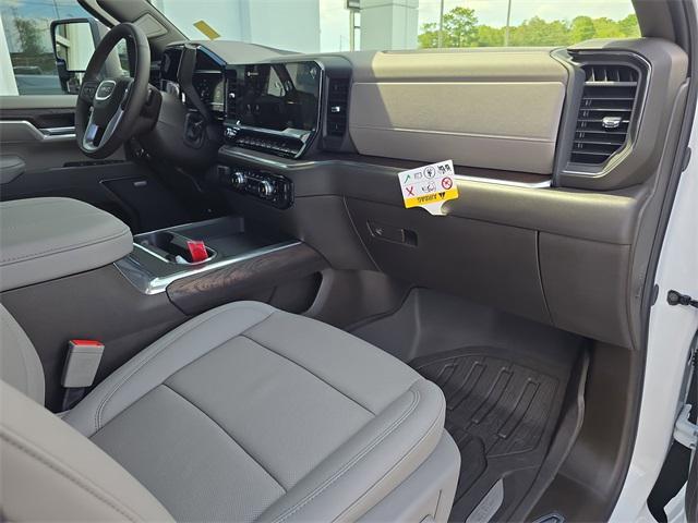 Photo of 2025 Summit White GMC Sierra 2500