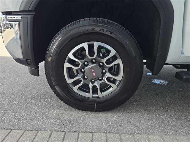 Photo of 2025 Summit White GMC Sierra 2500