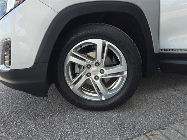 Photo of 2021 Quicksilver Metallic GMC Terrain
