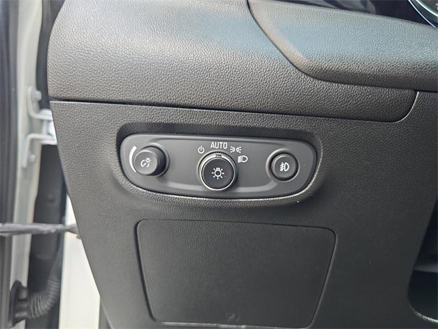 Photo of 2020 White Frost Tricoat Buick Encore GX