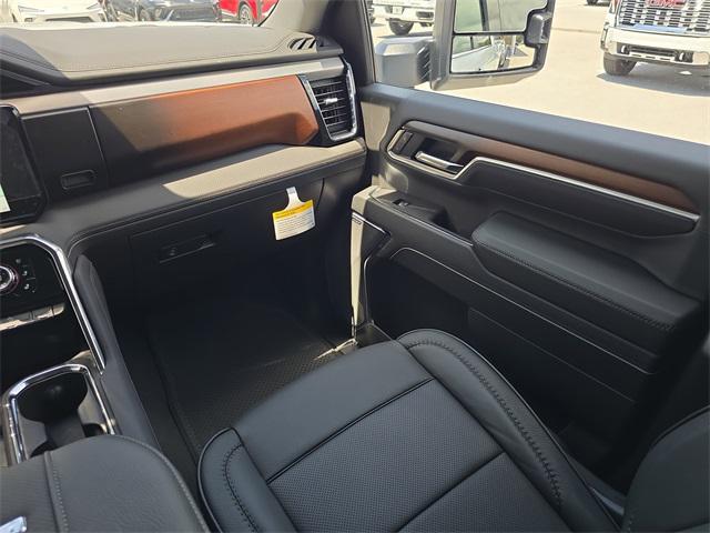 Photo of 2025 Summit White GMC Sierra 2500