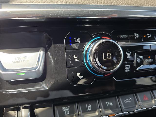 Photo of 2025 Summit White GMC Sierra 2500