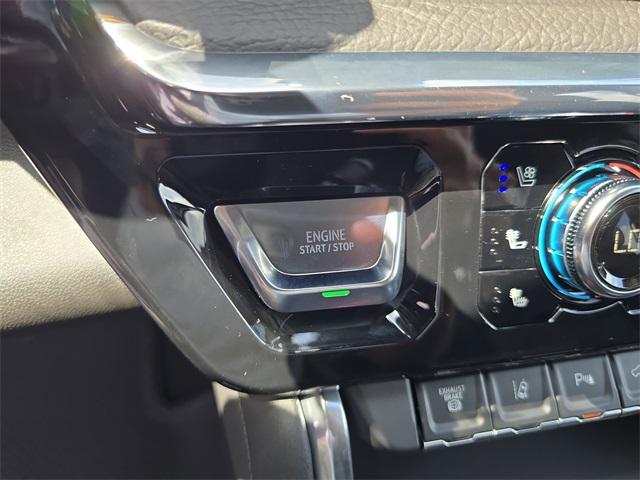 Photo of 2025 Summit White GMC Sierra 2500