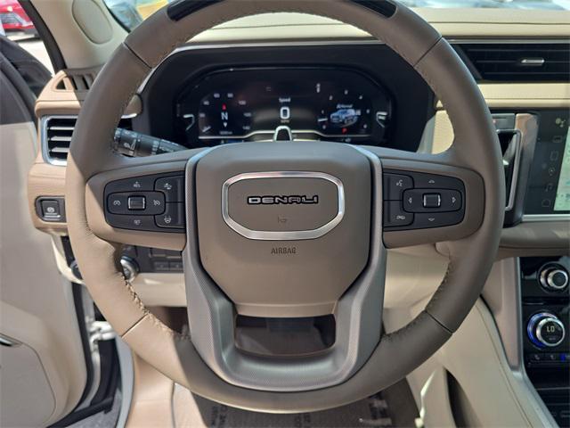 Photo of 2024 White Frost Tricoat GMC Yukon XL