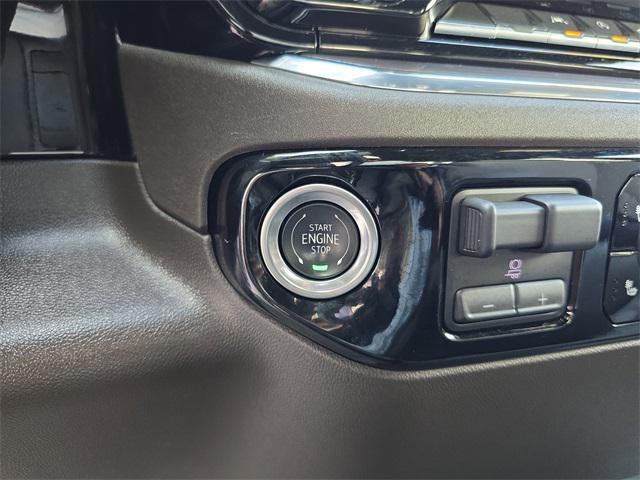 Photo of 2024 White Frost Tricoat GMC Sierra 1500