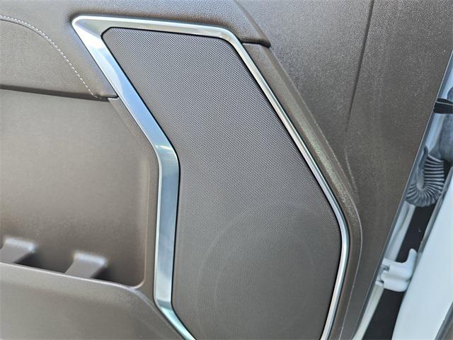 Photo of 2024 White Frost Tricoat GMC Sierra 1500