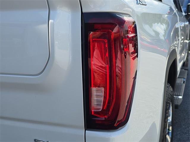 Photo of 2024 White Frost Tricoat GMC Sierra 1500
