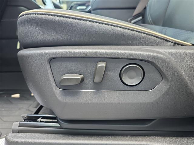 Photo of 2025 Onyx Black GMC Yukon