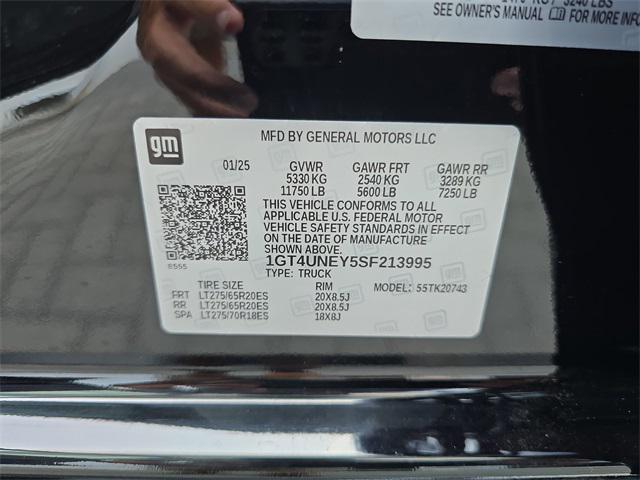 Photo of 2025 Onyx Black GMC Sierra 2500