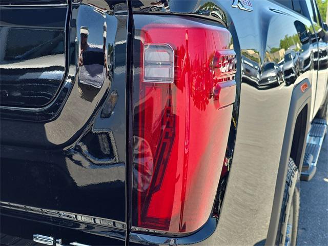 Photo of 2025 Onyx Black GMC Sierra 2500