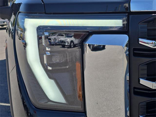 Photo of 2025 Onyx Black GMC Sierra 2500