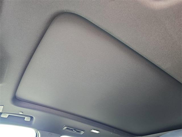 Photo of 2025 White Frost Tricoat GMC Acadia