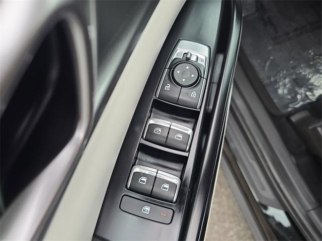 Photo of 2023 Aurora Black Pearl Kia Carnival