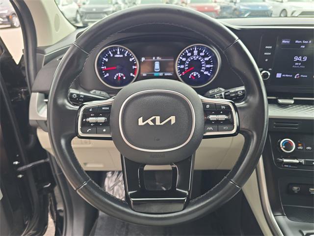 Photo of 2023 Aurora Black Pearl Kia Carnival