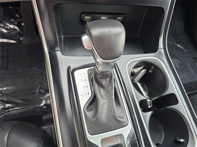 Photo of 2023 Aurora Black Pearl Kia Carnival