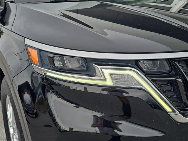 Photo of 2023 Aurora Black Pearl Kia Carnival
