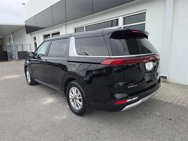 Photo of 2023 Aurora Black Pearl Kia Carnival