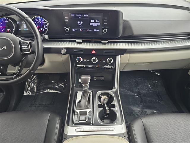 Photo of 2023 Aurora Black Pearl Kia Carnival