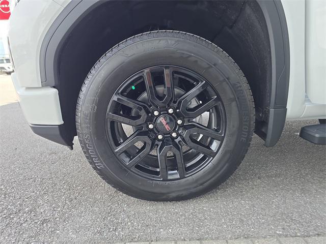 Photo of 2025 Summit White GMC Sierra 1500