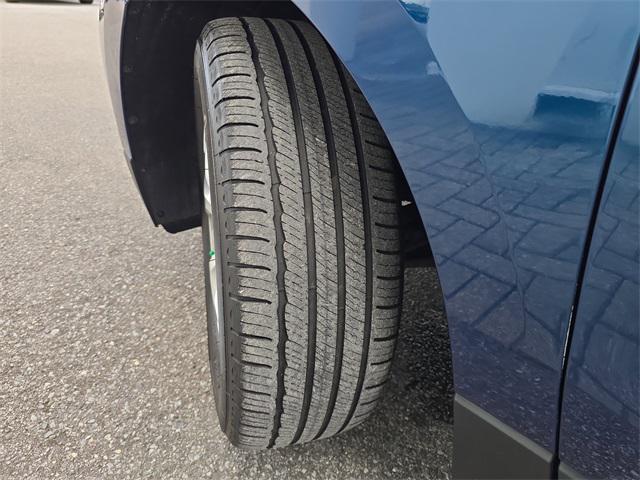 Photo of 2019 Pacific Blue Metallic Chevrolet Equinox