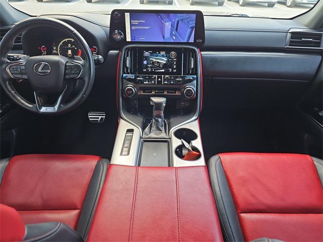 Photo of 2023 Atomic Silver Lexus LX 600