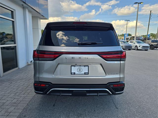 Photo of 2023 Atomic Silver Lexus LX 600