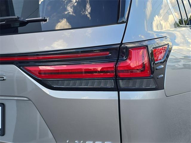 Photo of 2023 Atomic Silver Lexus LX 600