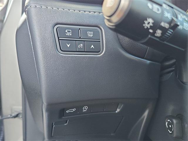 Photo of 2023 Atomic Silver Lexus LX 600