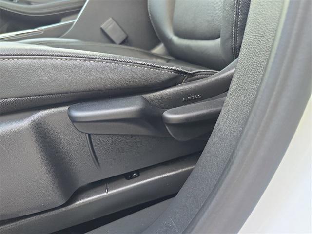 Photo of 2024 Summit White Buick Encore GX