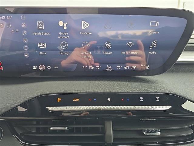 Photo of 2025 Summit White Buick Enclave