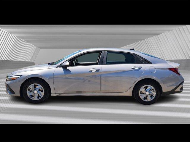 Photo of 2025 Gray Hyundai ELANTRA