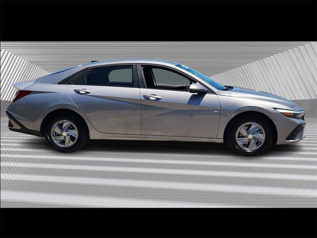 Photo of 2025 Gray Hyundai ELANTRA