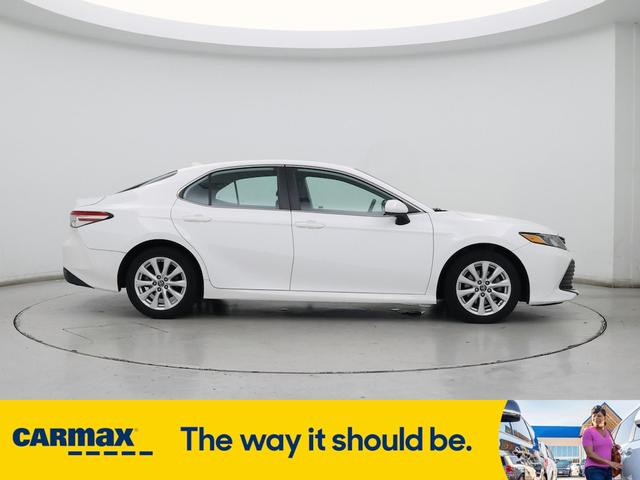 Photo of 2019 White Toyota Camry