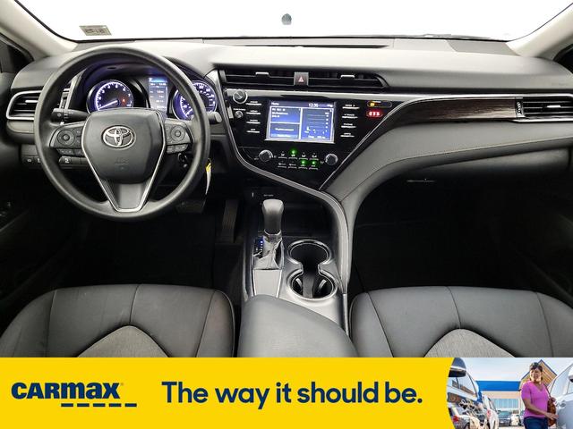 Photo of 2019 White Toyota Camry