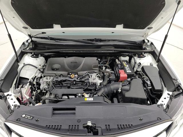 Photo of 2019 White Toyota Camry