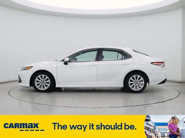Photo of 2019 White Toyota Camry