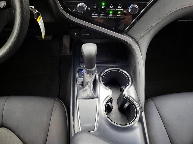 Photo of 2019 White Toyota Camry