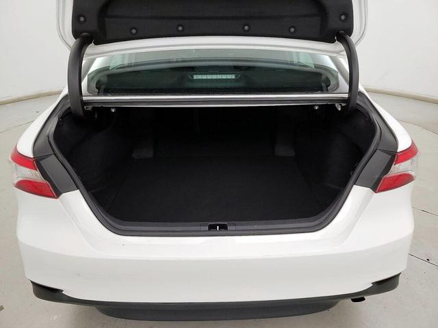 Photo of 2019 White Toyota Camry