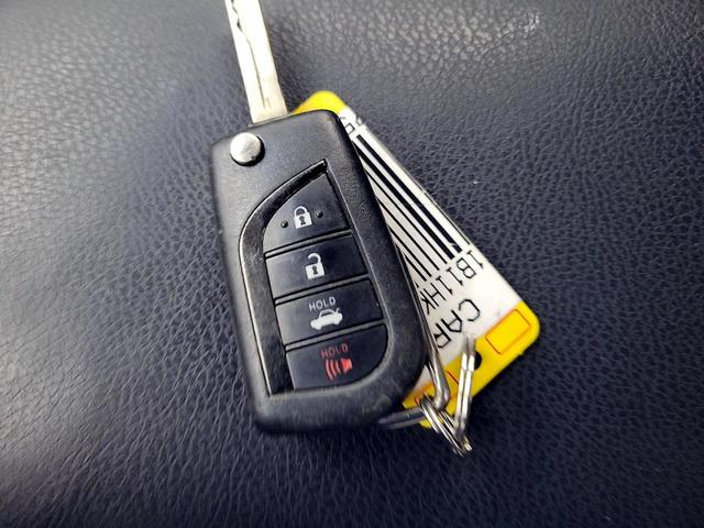 Photo of 2019 White Toyota Camry