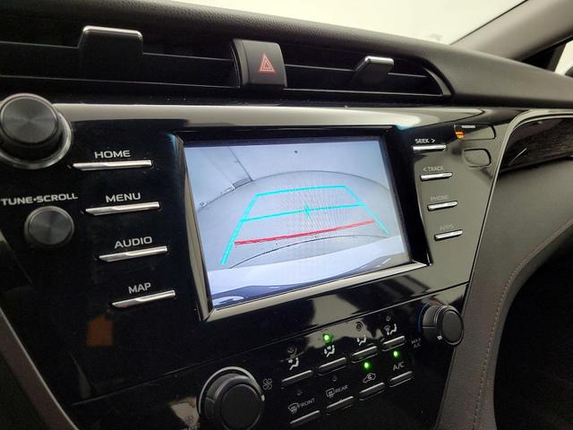 Photo of 2019 White Toyota Camry