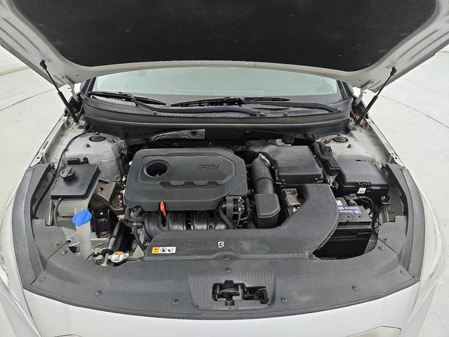 Photo of 2015 Silver Hyundai SONATA